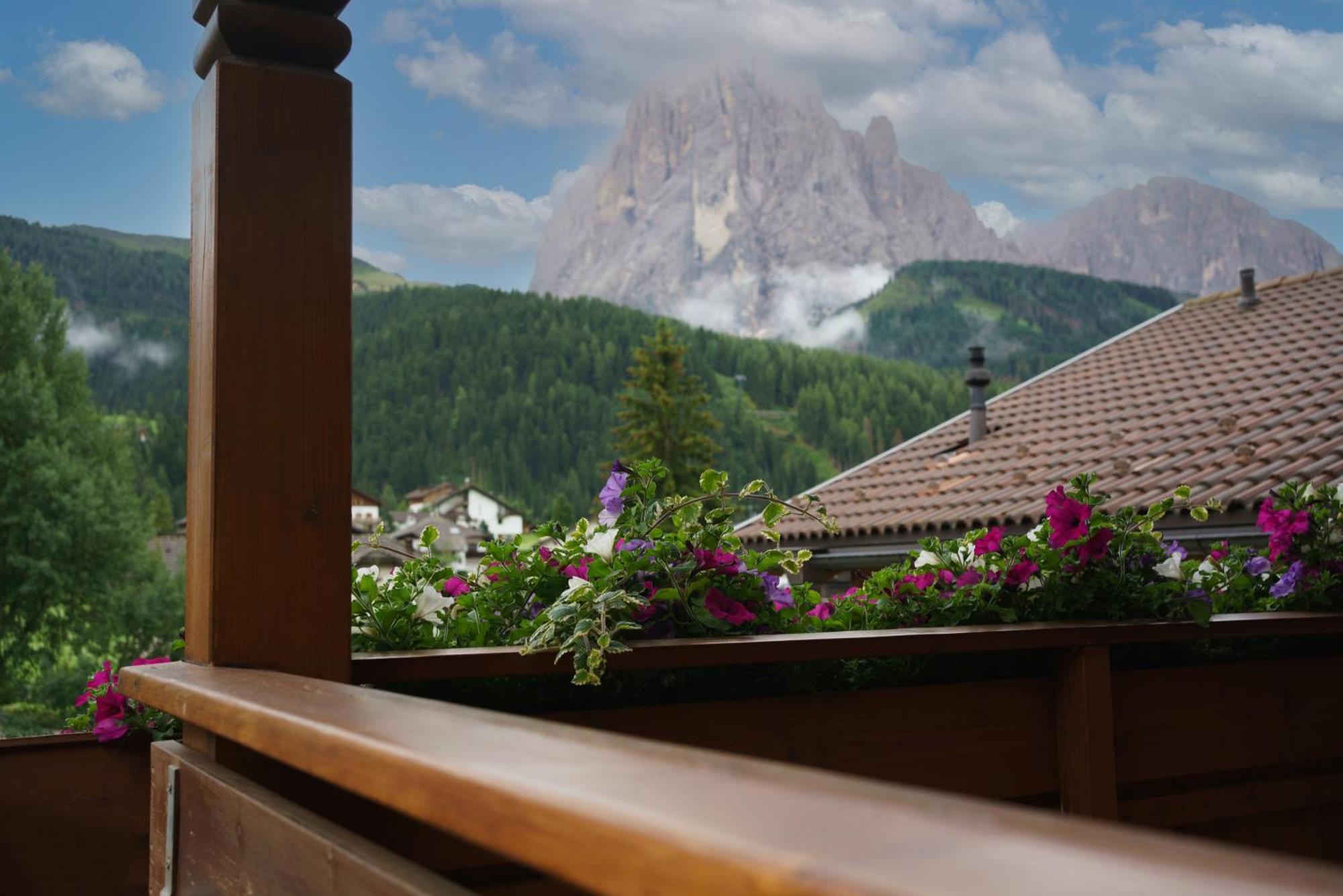 Garni Hotel Belalp Santa Cristina Val Gardena Exterior photo